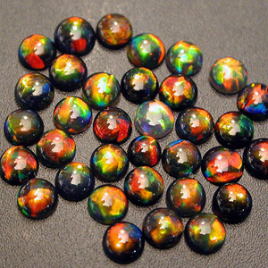 Opals - Round - 4mm Black link